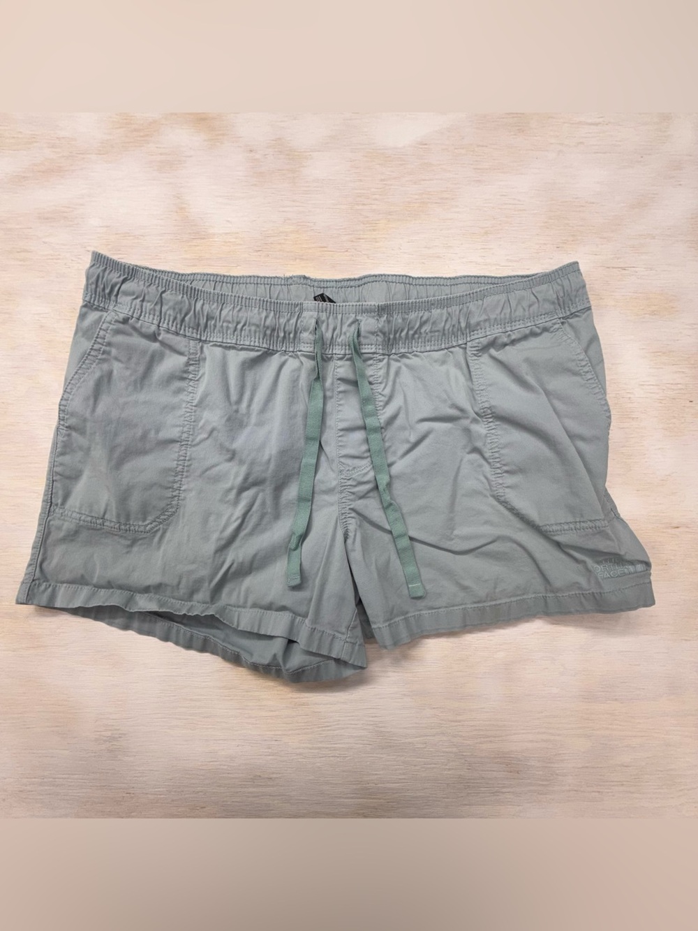 North Face Light Sage Teal Drawstring Casual Shorts Women’s XL